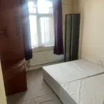 Rent 3 bedroom flat in Bedfordshire