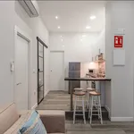 Rent 4 bedroom apartment of 40 m² in Madrid