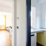 Rent 2 bedroom apartment in Genoa