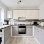 Rent 2 bedroom flat of 1001 m² in Walton-on-Thames