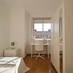 Rent 4 bedroom apartment in Madrid