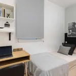 Rent a room of 80 m² in valencia