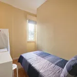 Rent a room in lisbon