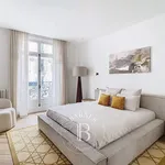 Rent 7 bedroom apartment of 220 m² in Paris