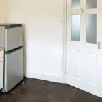 Rent 4 bedroom flat in Yorkshire And The Humber