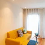 Rent 1 bedroom apartment in Porto