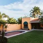 Rent 3 bedroom house of 526 m² in Mérida