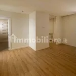 Rent 5 bedroom apartment of 94 m² in Bari