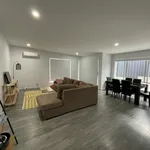 Rent 4 bedroom house in  Benowa QLD 4217                        