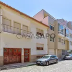 Rent 4 bedroom house of 200 m² in Porto