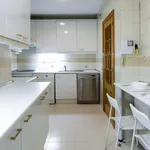 Rent a room of 130 m² in Madrid