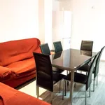 Rent a room of 150 m² in valencia