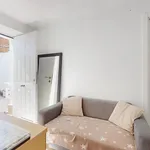 Alquilo 2 dormitorio casa de 64 m² en Madrid