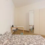 Rent a room in milan