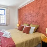 Rent 2 bedroom apartment of 120 m² in Porto