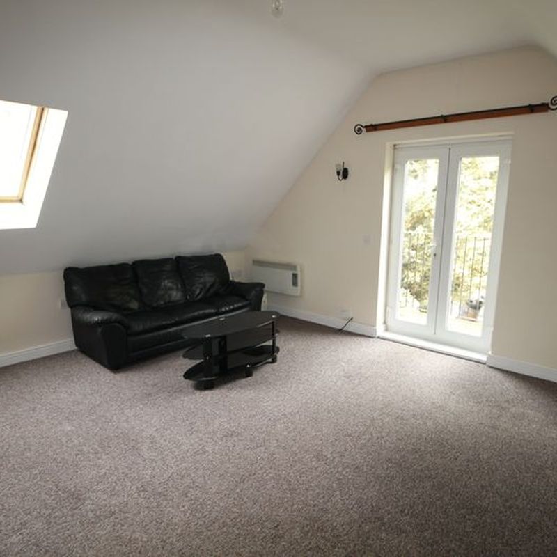 1 room house to let in West Wycombe Road High Wycombe HP12 3AE, united_kingdom