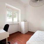 Rent a room of 100 m² in Lisboa