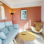 Rent 2 bedroom apartment of 861 m² in Alicante