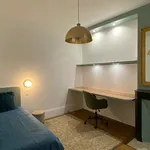 Appartement de 667 m² avec 2 chambre(s) en location à Paris