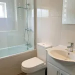 Rent 3 bedroom flat in West Midlands