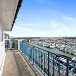 Rent 3 bedroom flat in Brighton Marina