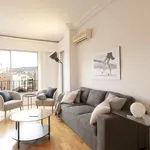 Rent 6 bedroom apartment of 118 m² in Barcelona