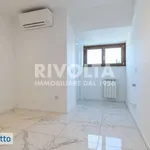 Affitto 5 camera appartamento di 240 m² in Rome