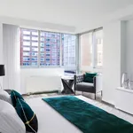 Rent 2 bedroom apartment of 110 m² in New York