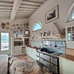 Rent 8 bedroom house of 400 m² in Signa