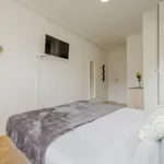 Rent a room of 180 m² in madrid