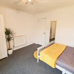 Rent 4 bedroom flat in East Of England