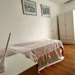 Rent a room of 60 m² in valencia