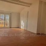 Appartement de 82 m² avec 4 chambre(s) en location à St