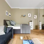 Rent 1 bedroom apartment of 33 m² in Berlin