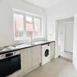 Rent 3 bedroom flat in East Midlands