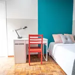 Rent a room of 185 m² in Madrid