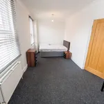 Rent 3 bedroom house in Leeds