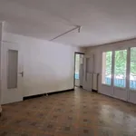 Appartement de 70 m² avec 4 chambre(s) en location à Villefort