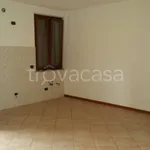 Appartamento in affitto a Trecate viale Conti Cicogna, non arredato/vuoto, balcone, angolo cottura - TrovaCasa