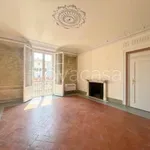 Affitto 5 camera appartamento di 170 m² in Firenze