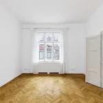 Pronajměte si 4 ložnic/e byt o rozloze 97 m² v Prague