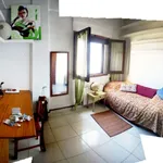 Rent a room in Valencia']