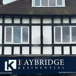 Rent 3 bedroom flat in Epsom and Ewell