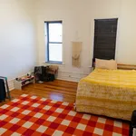 Rent 2 bedroom apartment in Bushwick