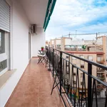 Rent 4 bedroom apartment of 75 m² in Valencia