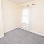 Rent 2 bedroom flat in Wakefield