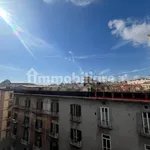 Affitto 3 camera appartamento di 101 m² in Naples