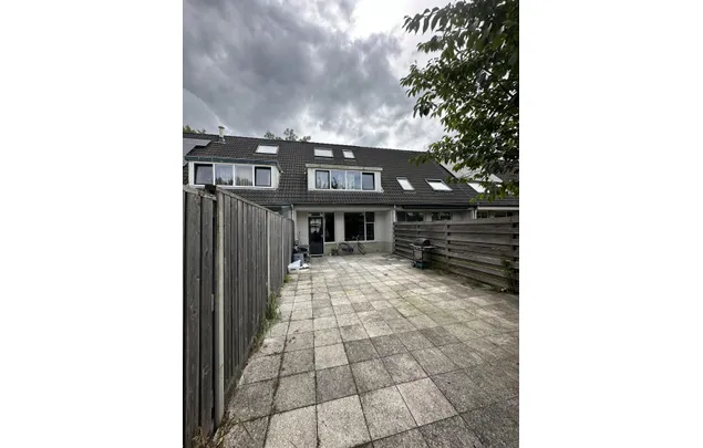 Huur 5 slaapkamer huis van 102 m² in Muziekwijk N.-Zuidwest