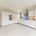 Rent 3 bedroom flat in London