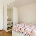 Rent a room of 160 m² in madrid